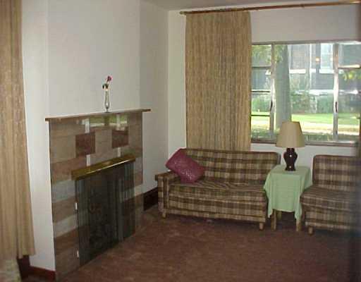 1008 Church Avenue McKees Rocks, PA 15136 - Photo 4 of 8 Living Room.