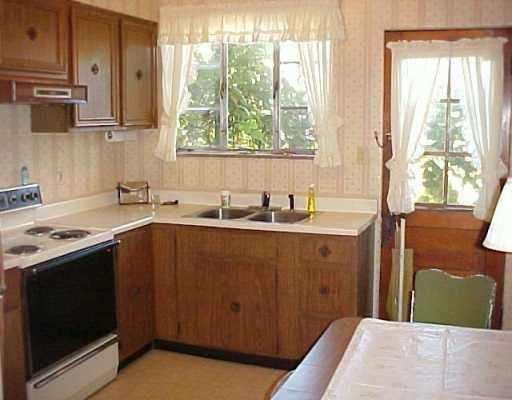 1008 Church Avenue McKees Rocks, PA 15136 - Photo 6 of 8 Kitchen.