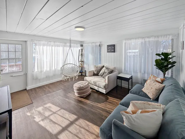 $300,000 | 3611 Hampshire Avenue North, Crystal, MN 55427