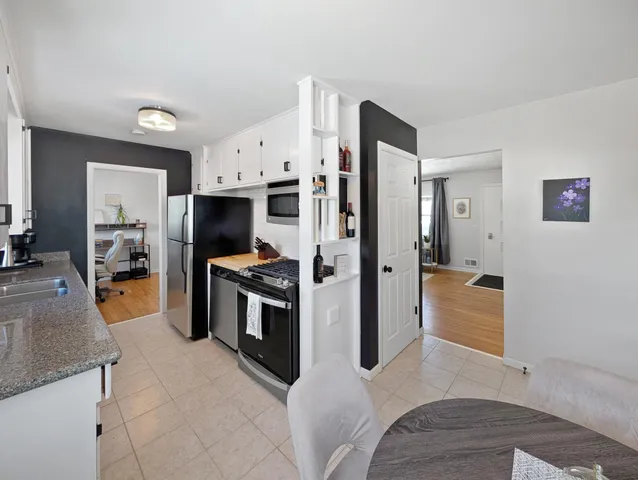 $300,000 | 3611 Hampshire Avenue North, Crystal, MN 55427