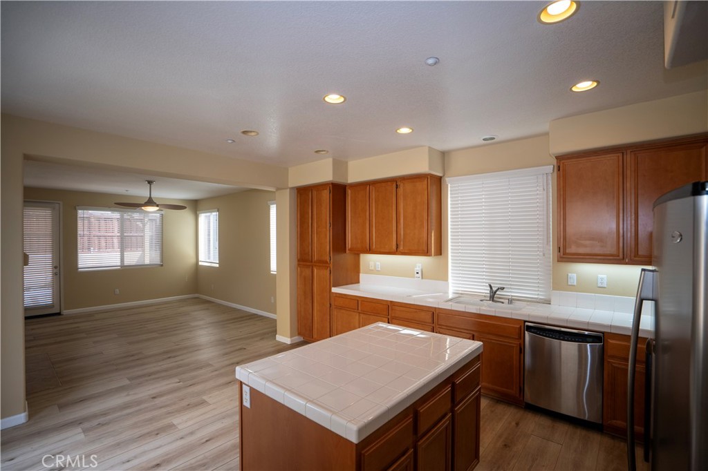 60 Crocus Street Redlands, CA 92373 - Photo 4 of 16 Kitchen to living room