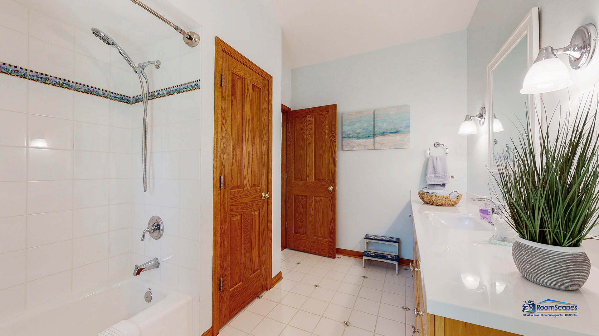 7202 Lone Oak Road Spring Grove, IL 60081 - Photo 30 of 59 a bathroom with a tub and shower