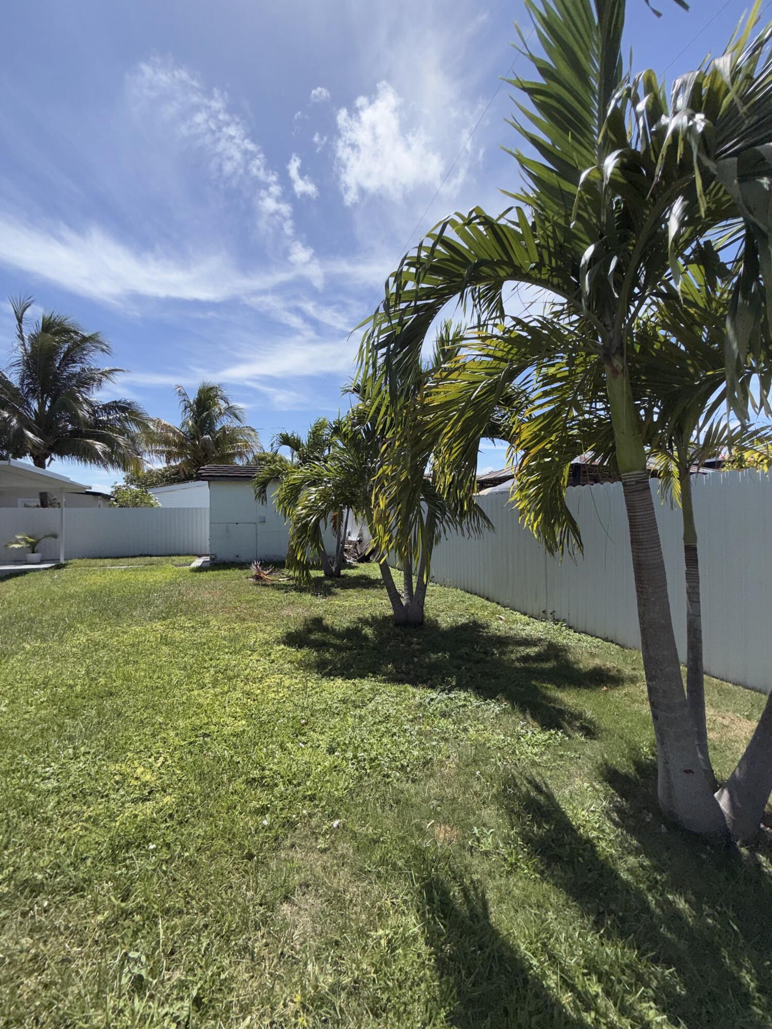 9235 Southwest 41st Street Miami, FL 33165 - Photo 51 of 63 IMG_7981