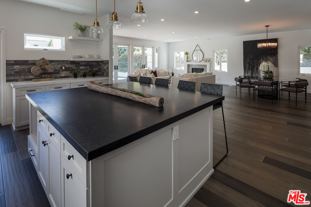 6116 Warner Drive Los Angeles, CA 90048 - Photo 12 of 44