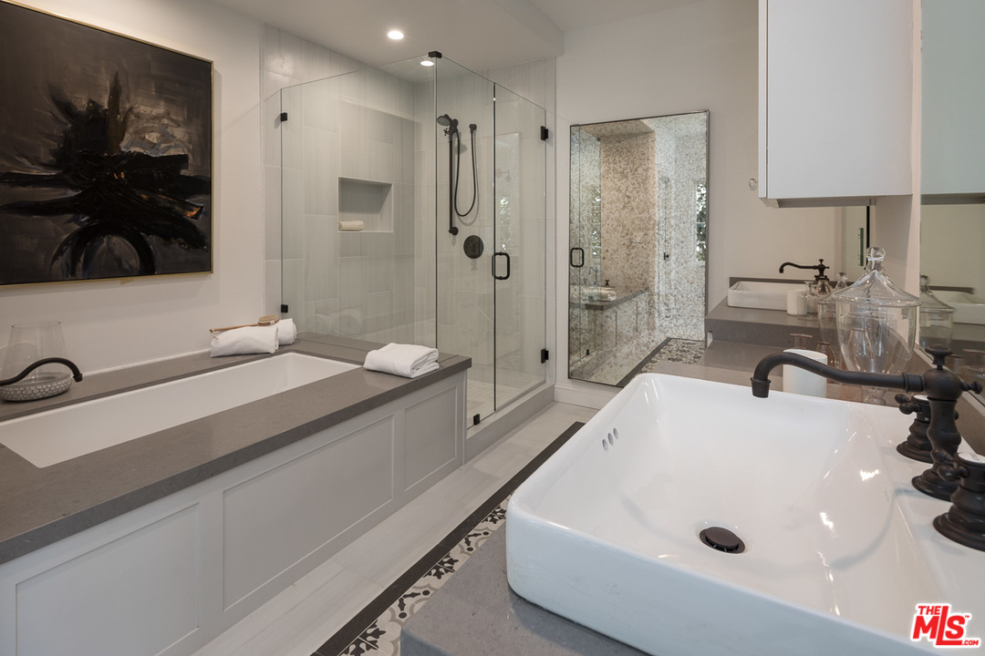 6116 Warner Drive Los Angeles, CA 90048 - Photo 23 of 44