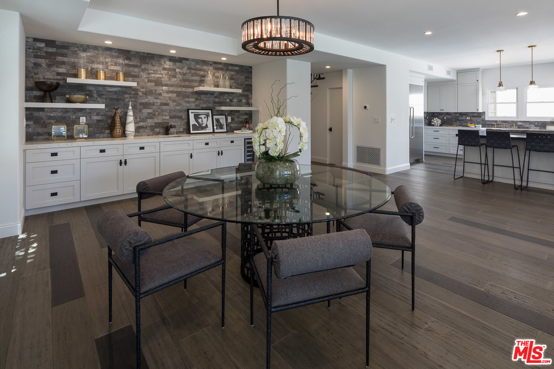 6116 Warner Drive Los Angeles, CA 90048 - Photo 7 of 44