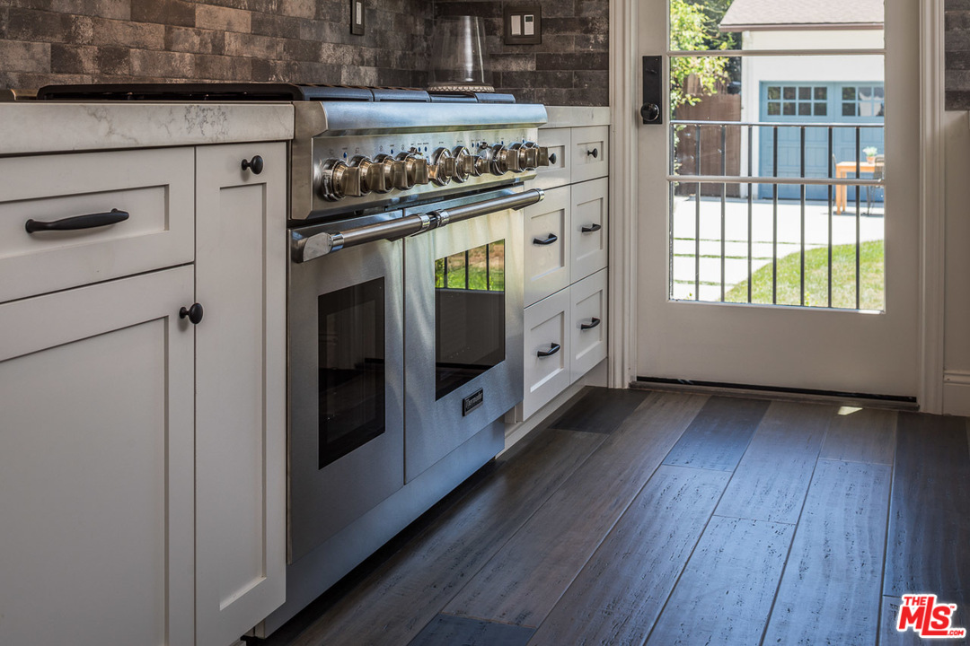 6116 Warner Drive Los Angeles, CA 90048 - Photo 10 of 44