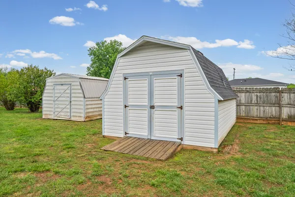 $189,900 | 709 Pineridge Drive, Hopkinsville, KY 42240