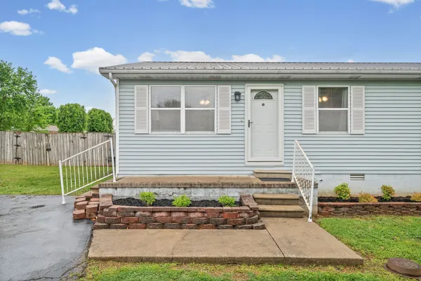$189,900 | 709 Pineridge Drive, Hopkinsville, KY 42240