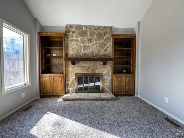 $279,500 | 5725 Southwest Quail Cove Circle, Topeka, KS 66614