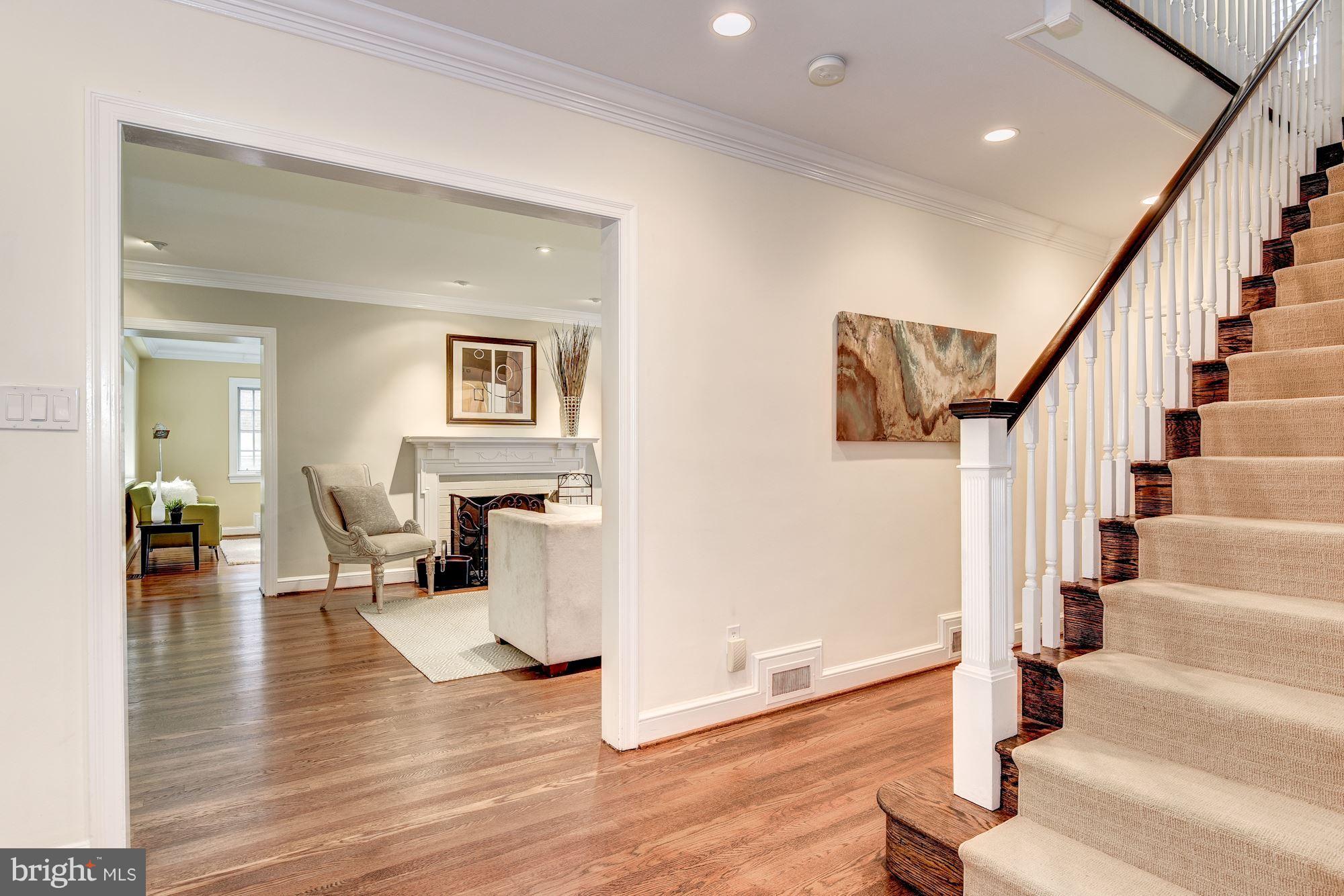 3750 Fordham Road Northwest Washington, DC 20016 - Photo 2 of 30 Foyer