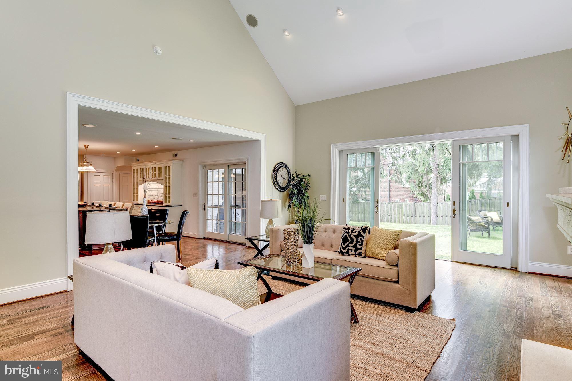 3750 Fordham Road Northwest Washington, DC 20016 - Photo 10 of 30 Family Room / Great Room with Cathedral Ceilings