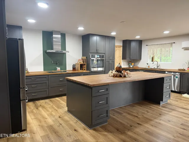 $599,000 | 611 Antioch Church Road, Vonore, TN 37885