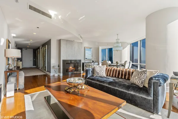 $8,750 | 401 North Wabash Avenue, Unit 46G, Chicago, IL 60611