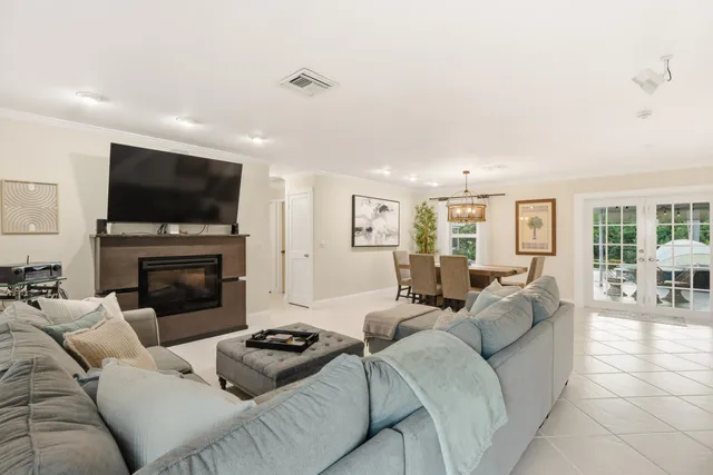 $7,000 | 1905 Meadow Court, Palm Springs, FL 33406