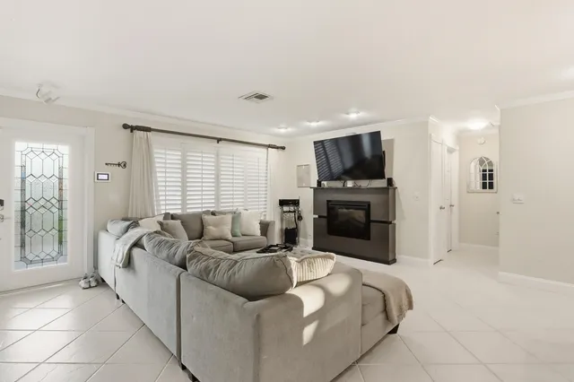 $7,000 | 1905 Meadow Court, Palm Springs, FL 33406