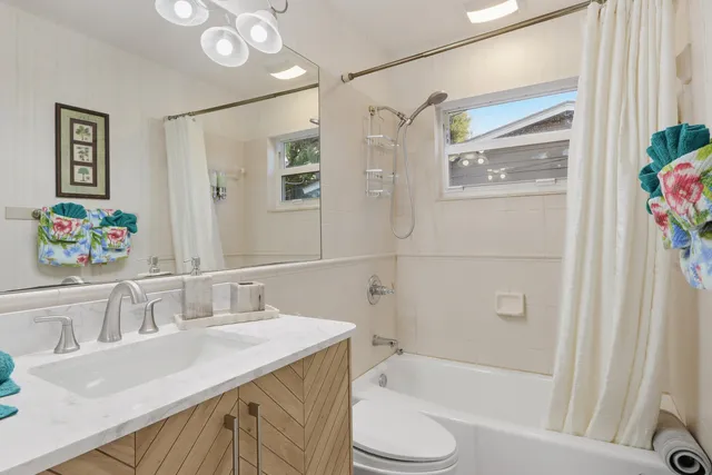 $7,000 | 1905 Meadow Court, Palm Springs, FL 33406