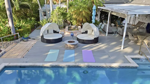 $7,000 | 1905 Meadow Court, Palm Springs, FL 33406