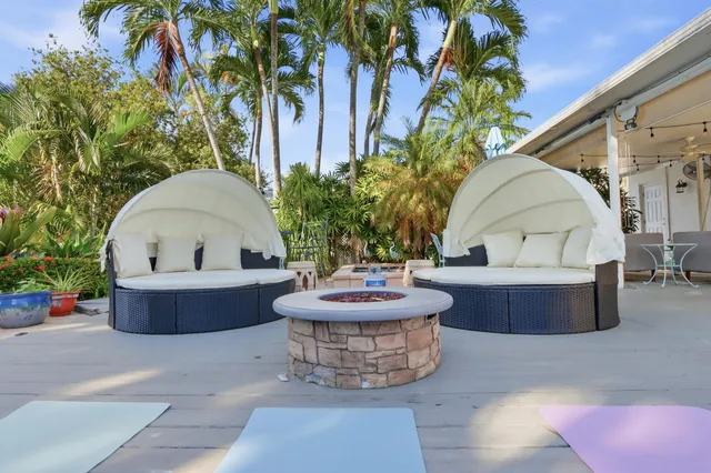 $7,000 | 1905 Meadow Court, Palm Springs, FL 33406