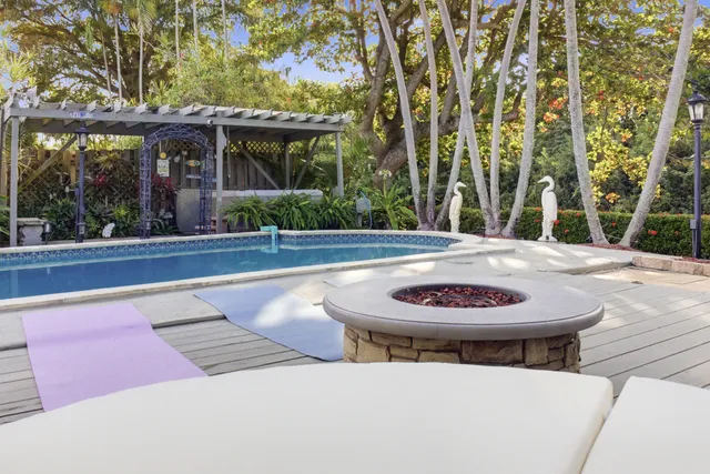 $7,000 | 1905 Meadow Court, Palm Springs, FL 33406