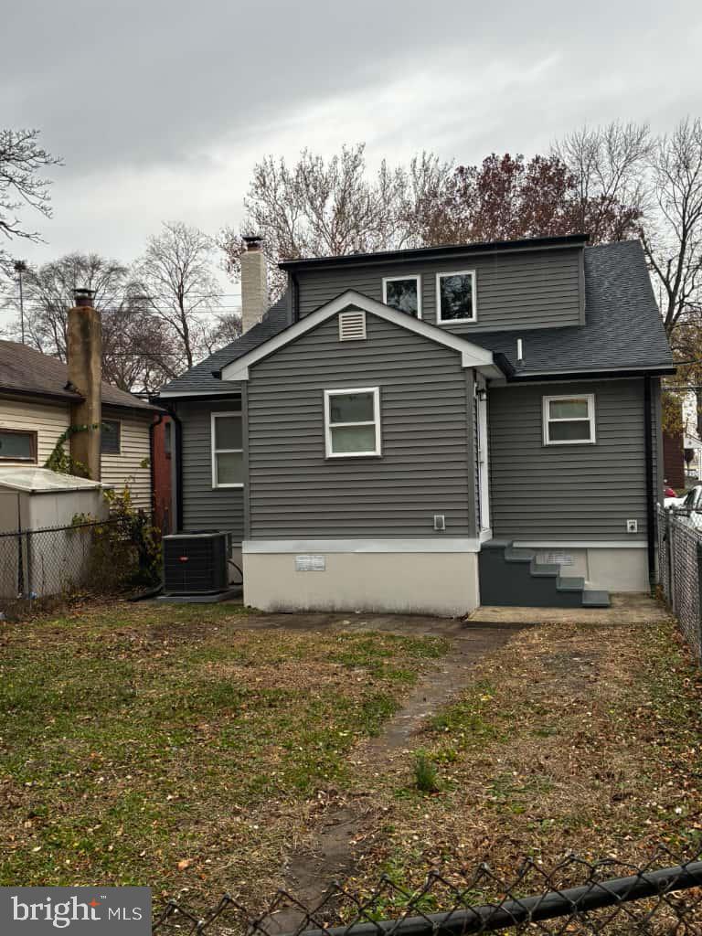 1335 Nottingham Way Hamilton, NJ 08609 - Photo 37 of 40 a house with yard in front of it