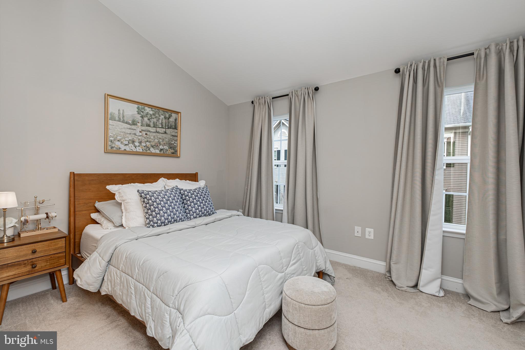 4336 Potomac Highlands Circle, Unit 51 Triangle, VA 22172 - Photo 16 of 40 a spacious bedroom with a bed and a window