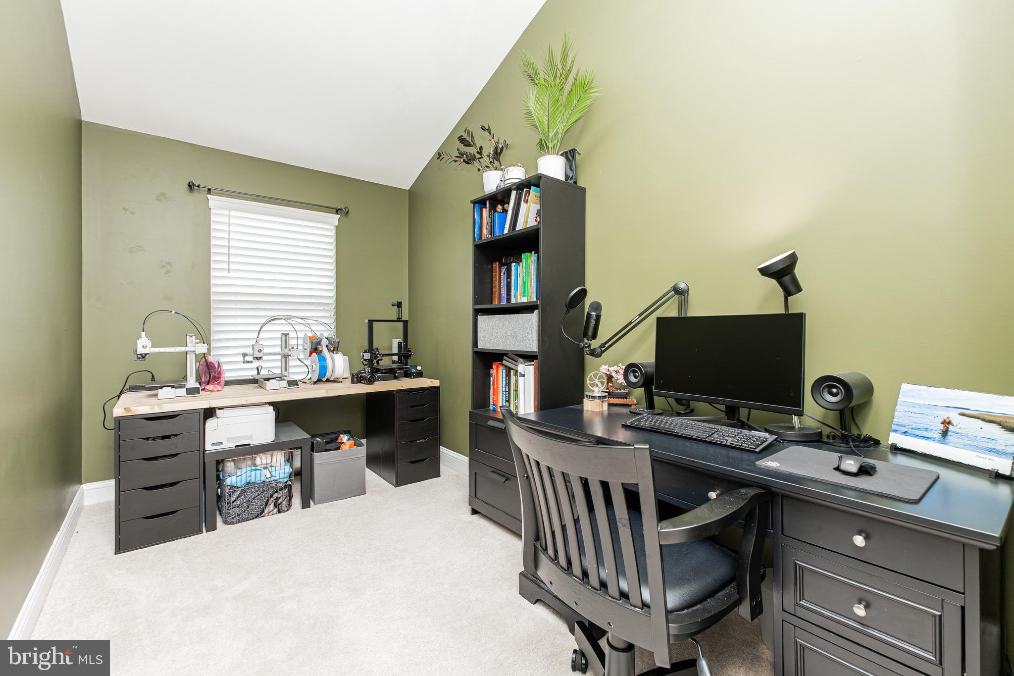 4336 Potomac Highlands Circle, Unit 51 Triangle, VA 22172 - Photo 22 of 40 a view of a workspace with furniture
