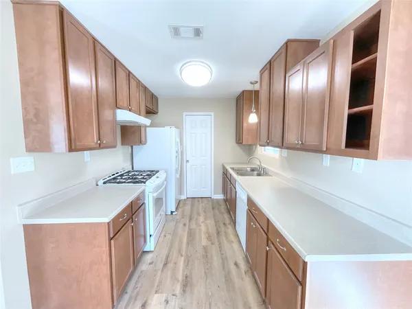 $192,000 | 975 South Ann Street, Sour Lake, TX 77659