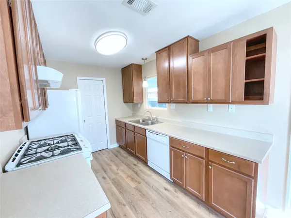 $192,000 | 975 South Ann Street, Sour Lake, TX 77659