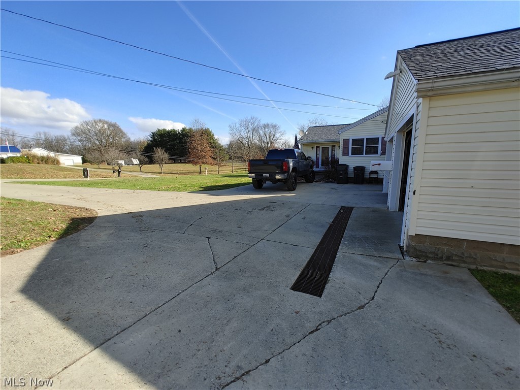 2491 Cambridge Road Coshocton, OH 43812 - Photo 3 of 16 Gallery Image 3