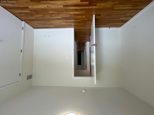 1 Kirkwood Road, Unit B Port Washington, NY 11050 - Photo 5 of 8