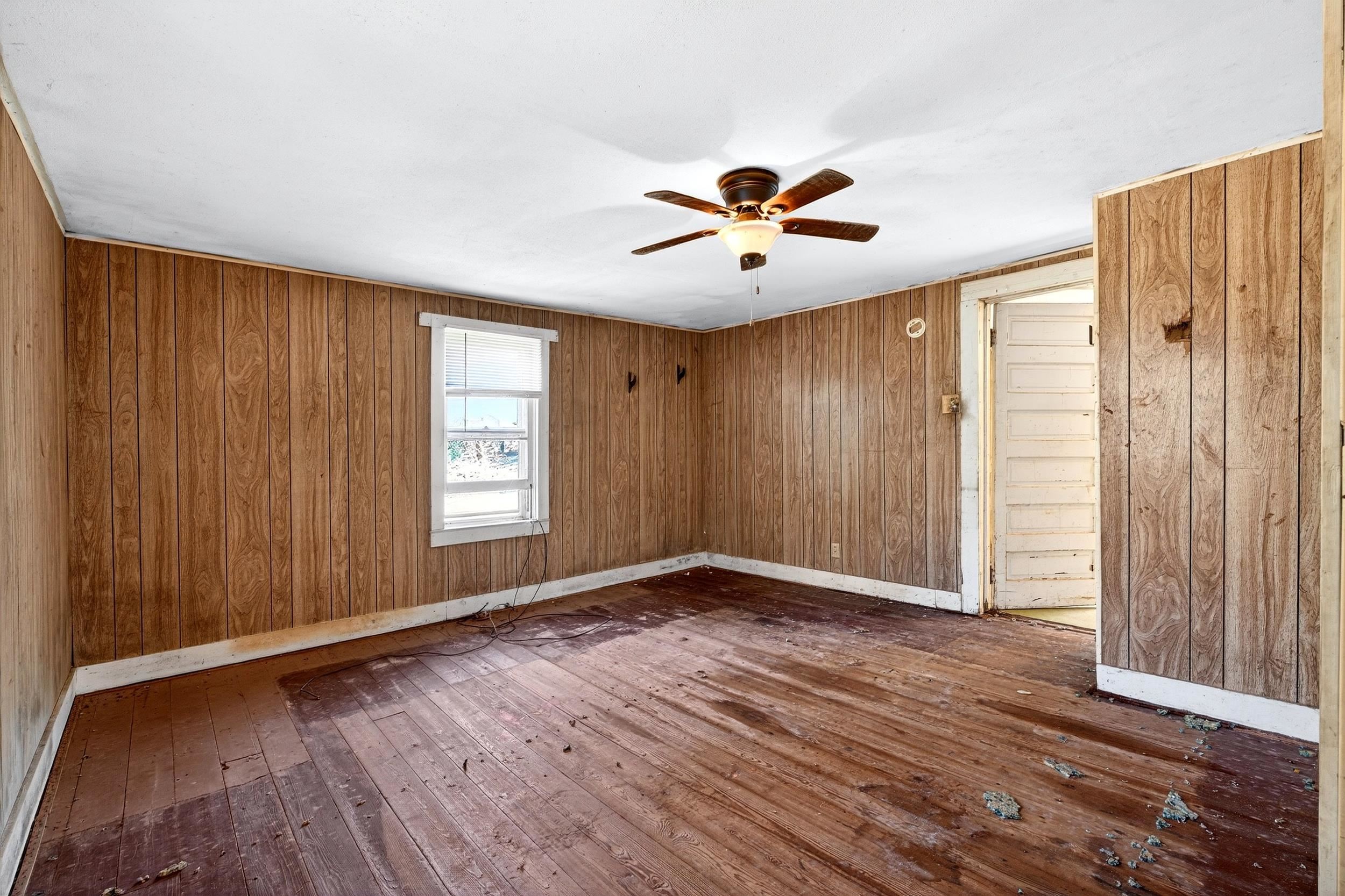 1511 Gowensville Church Road Landrum, SC 29356 - Photo 13 of 34 Master Bedroom