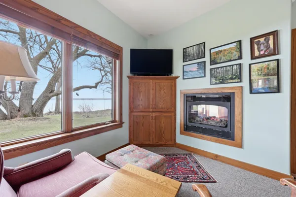 $1,600,000 | 633 North Shore Drive, Detroit Lakes, MN 56501