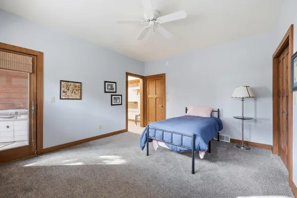$1,600,000 | 633 North Shore Drive, Detroit Lakes, MN 56501