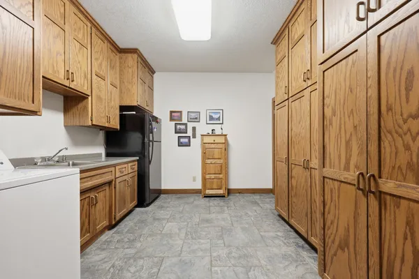 $1,600,000 | 633 North Shore Drive, Detroit Lakes, MN 56501