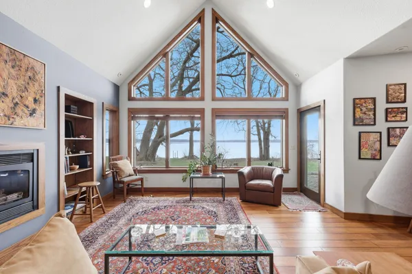 $1,600,000 | 633 North Shore Drive, Detroit Lakes, MN 56501