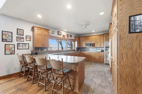 $1,600,000 | 633 North Shore Drive, Detroit Lakes, MN 56501