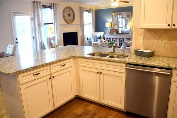 $3,195 | 5730 Lanier Valley Parkway, Sugar Hill, GA 30518
