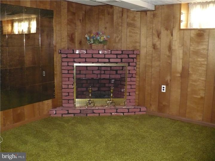 3119 Welsh Road Philadelphia, PA 19136 - Photo 8 of 9 Family Room
