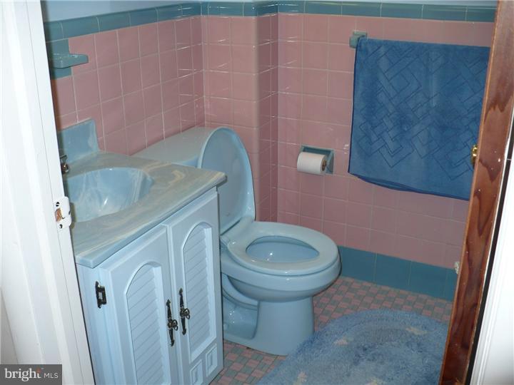 3119 Welsh Road Philadelphia, PA 19136 - Photo 9 of 9 Bathroom