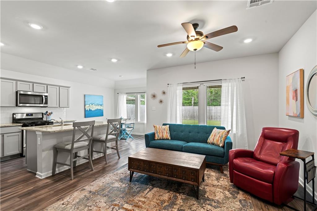 44183 Covington Ridge Drive Hammond, LA 70403 - Photo 3 of 13 Gallery Image 3