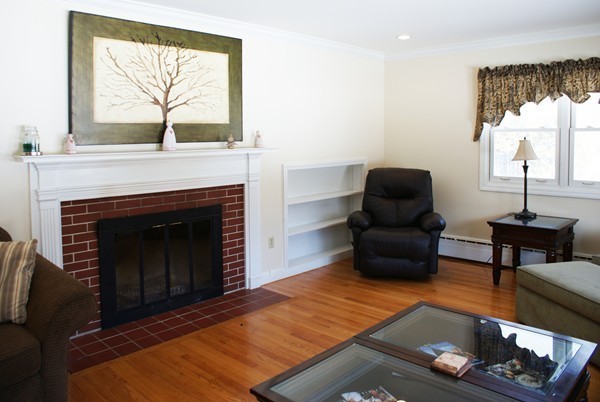774 Bernardston Road Greenfield, MA 01301 - Photo 3 of 28 Gallery Image 3