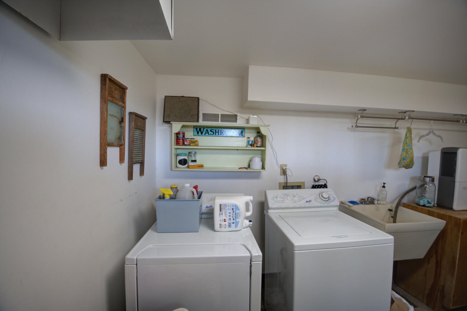 22245 Erickson Road Bend, OR 97701 - Photo 63 of 83 Generous Laundry Room in Basement