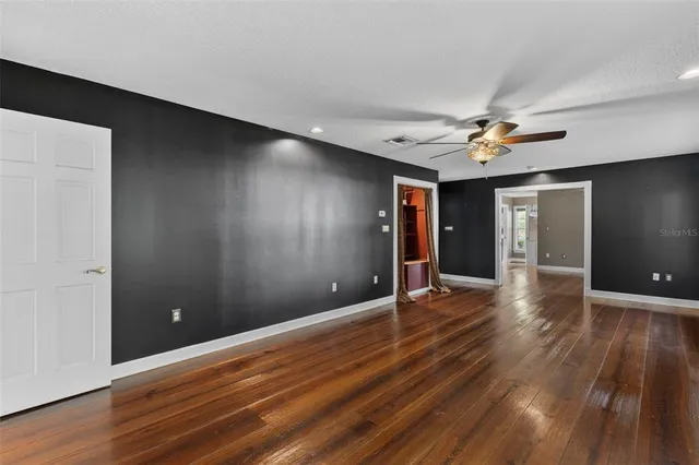 $2,950 | 126 East Palmetto Avenue, Howey-in-the-Hills, FL 34737