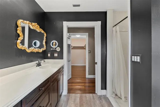 $2,950 | 126 East Palmetto Avenue, Howey-in-the-Hills, FL 34737