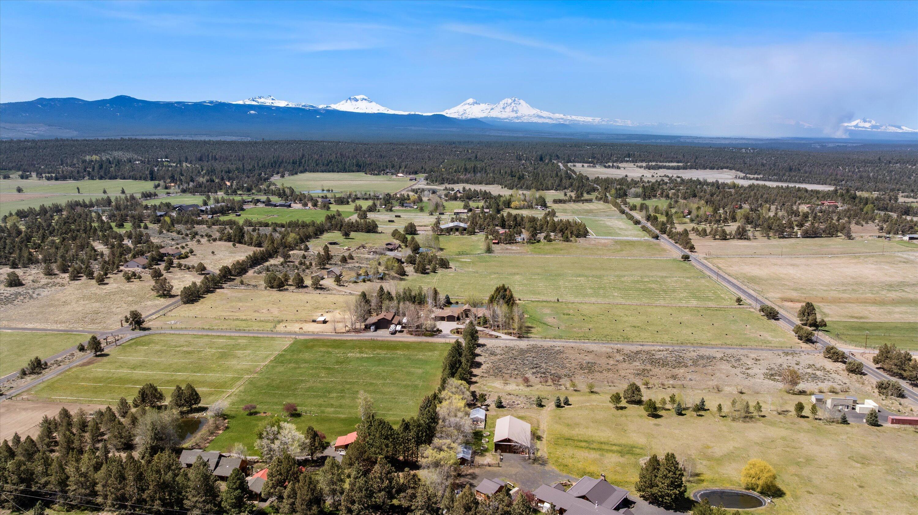 18575 Couch Market Road Bend, OR 97703 - Photo 71 of 93 75-250430_JILLROSELL-3
