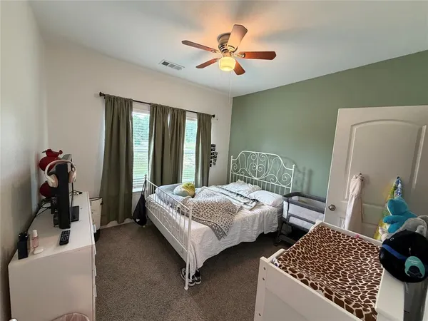 $1,950 | 527 Siesta Court, Granbury, TX 76048