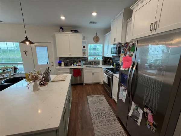 $1,950 | 527 Siesta Court, Granbury, TX 76048