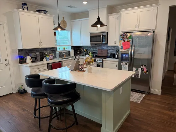 $1,950 | 527 Siesta Court, Granbury, TX 76048