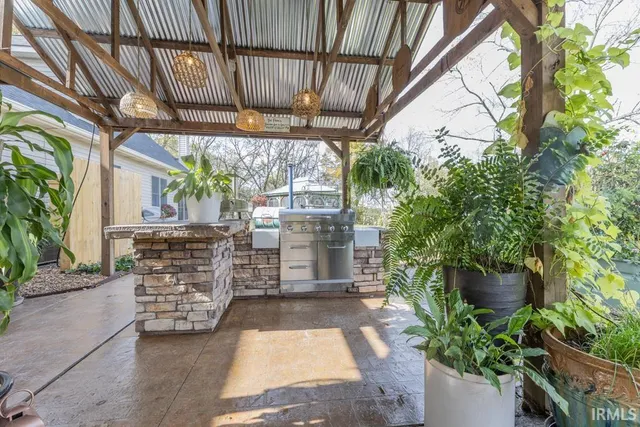 $499,000 | 2322 Huffman Road, Boonville, IN 47601